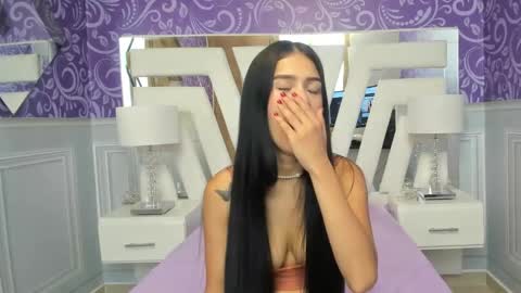 Snapshot of sarasweet18_ chatting on 02.01.25 Sara online show from 02.01.25