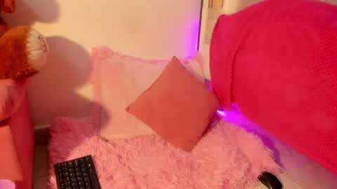 Sara  online show from 02.21.25