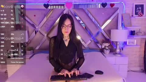 Sara  online show from 03.25.26