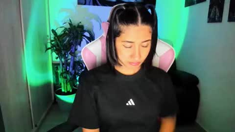 Snapshot of saratukkerr chatting on 11.07.25 saratukkerr online show from 11.07.25