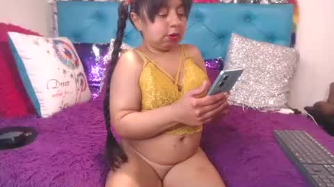 Sara Wills online show from 02.06.26