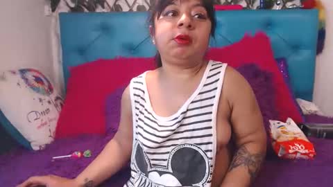 Sara Wills online show from 05.06.26
