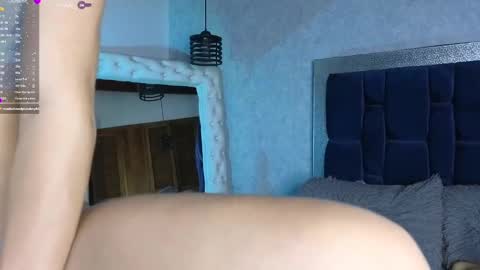 Snapshot of sarawilliamss_ chatting on 12.12.24 Sara W online show from 12.12.24