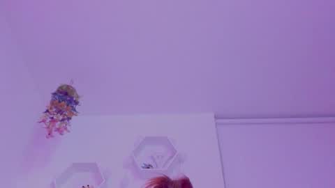 Saray  online show from 10.24.25