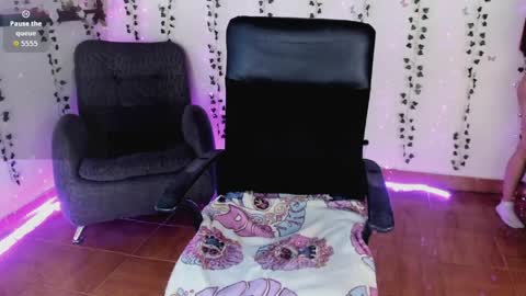 saray__jones online show from 04.06.26