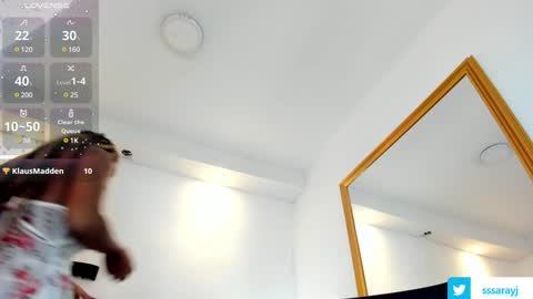 Snapshot of saray_cum chatting on 12.28.24 saray online show from 12.28.24