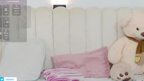 Snapshot of saray_cum chatting on 11.20.25 saray online show from 11.20.25