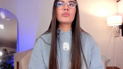 Snapshot of sarita_3 chatting on 11.10.25 Sarita Lozano online show from 11.10.25