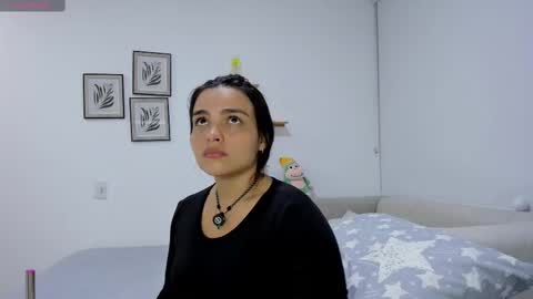 Snapshot of saritadolly_ chatting on 11.17.25 Sara Cute online show from 11.17.25