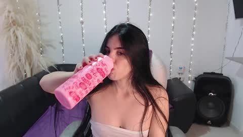 Snapshot of saritaprincess chatting on 10.24.25 Sara online show from 10.24.25