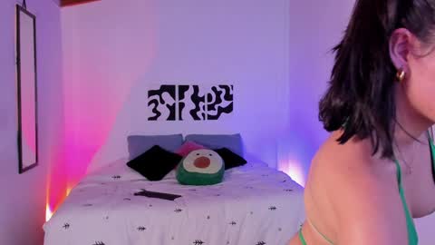 Snapshot of sarrah_3 chatting on 01.27.25 Sara online show from 01.27.25