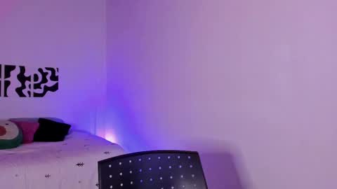 Snapshot of sarrah_3 chatting on 02.09.25 Sara online show from 02.09.25