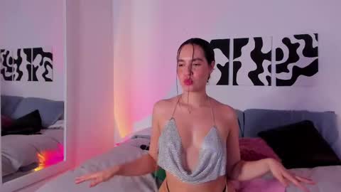 Snapshot of sarrah_3 chatting on 02.22.25 Sara online show from 02.22.25