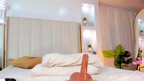 My Name Is Sara C. Welcome online show from 02.14.25