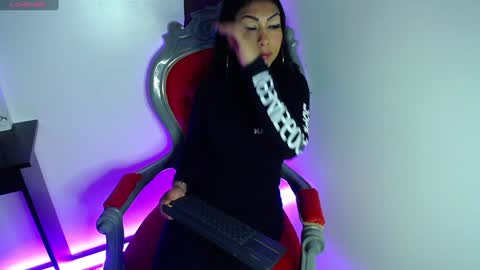 Sasha Brattz online show from 12.14.24