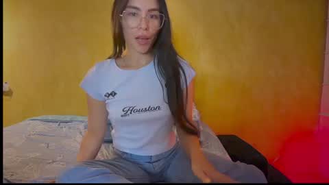 Snapshot of sasha_jonne chatting on 06.25.26 sasha_jonne online show from 06.25.26