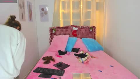 Snapshot of sasha_morel chatting on 12.15.25 sasha morelo online show from 12.15.25