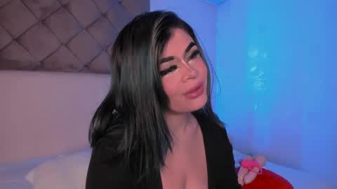 Snapshot of sashajune chatting on 02.12.25 selene online show from 02.12.25