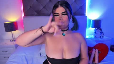 selene  online show from 02.21.25