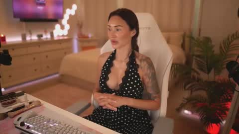 Snapshot of sashawest_official chatting on 03.16.26 sashawest_official online show from 03.16.26