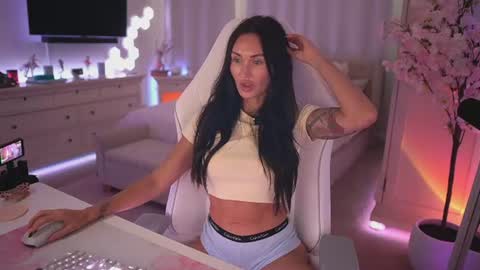 sashawest_official online show from 07.28.26