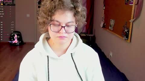 Snapshot of sashy_way chatting on 12.08.24 .Alexandra online show from 12.08.24