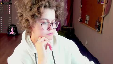 Snapshot of sashy_way chatting on 12.08.24 .Alexandra online show from 12.08.24