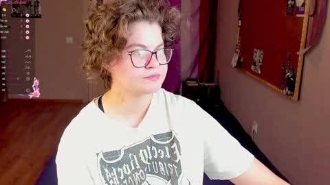 Snapshot of sashy_way chatting on 12.08.24 .Alexandra online show from 12.08.24