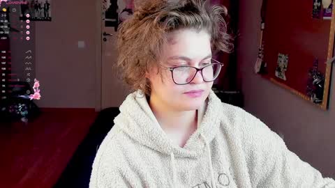 Snapshot of sashy_way chatting on 12.15.24 .Alexandra online show from 12.15.24