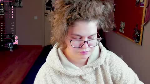 Snapshot of sashy_way chatting on 12.15.24 .Alexandra online show from 12.15.24