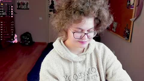 Snapshot of sashy_way chatting on 12.18.24 .Alexandra online show from 12.18.24