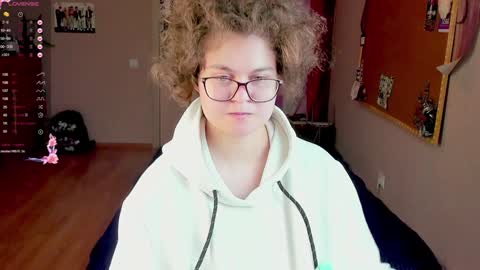 Snapshot of sashy_way chatting on 12.18.24 .Alexandra online show from 12.18.24