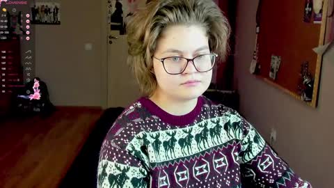 Snapshot of sashy_way chatting on 01.04.25 .Alexandra online show from 01.04.25