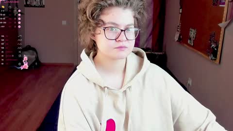 Snapshot of sashy_way chatting on 01.05.25 .Alexandra online show from 01.05.25