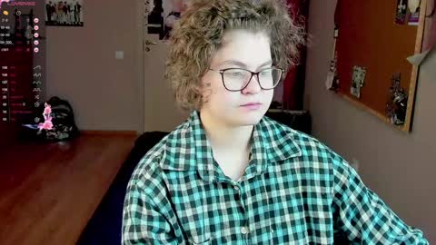 Snapshot of sashy_way chatting on 01.06.25 .Alexandra online show from 01.06.25