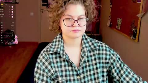 Snapshot of sashy_way chatting on 01.06.25 .Alexandra online show from 01.06.25