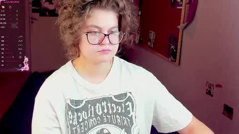 Snapshot of sashy_way chatting on 01.11.25 .Alexandra online show from 01.11.25