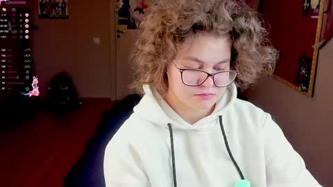 Snapshot of sashy_way chatting on 01.28.25 .Alexandra online show from 01.28.25