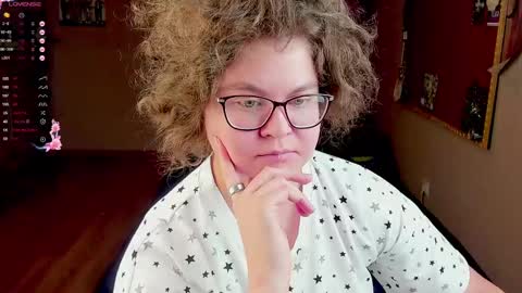 Snapshot of sashy_way chatting on 02.11.25 .Alexandra online show from 02.11.25