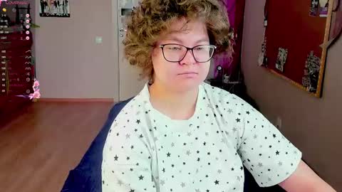 Snapshot of sashy_way chatting on 02.12.25 .Alexandra online show from 02.12.25