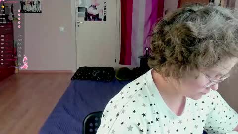 Snapshot of sashy_way chatting on 02.13.25 .Alexandra online show from 02.13.25