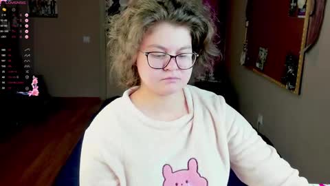 Snapshot of sashy_way chatting on 03.08.25 .Alexandra online show from 03.08.25