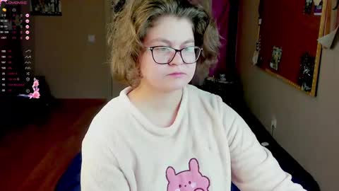 Snapshot of sashy_way chatting on 03.10.25 .Alexandra online show from 03.10.25