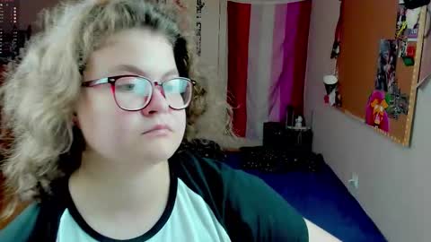 Snapshot of sashy_way chatting on 09.08.25 .Alexandra online show from 09.08.25