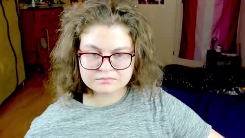 Snapshot of sashy_way chatting on 10.09.25 .Alexandra online show from 10.09.25