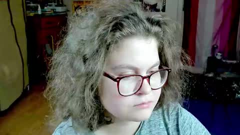 Snapshot of sashy_way chatting on 10.10.25 .Alexandra online show from 10.10.25