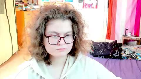 Snapshot of sashy_way chatting on 10.11.25 .Alexandra online show from 10.11.25