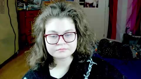 Snapshot of sashy_way chatting on 10.24.25 .Alexandra online show from 10.24.25