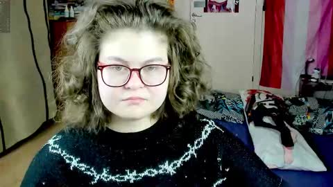 Snapshot of sashy_way chatting on 10.31.25 .Alexandra online show from 10.31.25