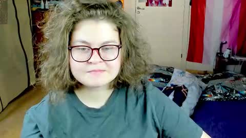 Snapshot of sashy_way chatting on 11.04.25 .Alexandra online show from 11.04.25